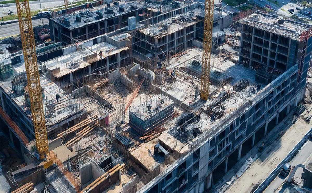 Средняя заработная плата по заявленным вакансиям в данной сфере составила около 84 тыс. рублей.