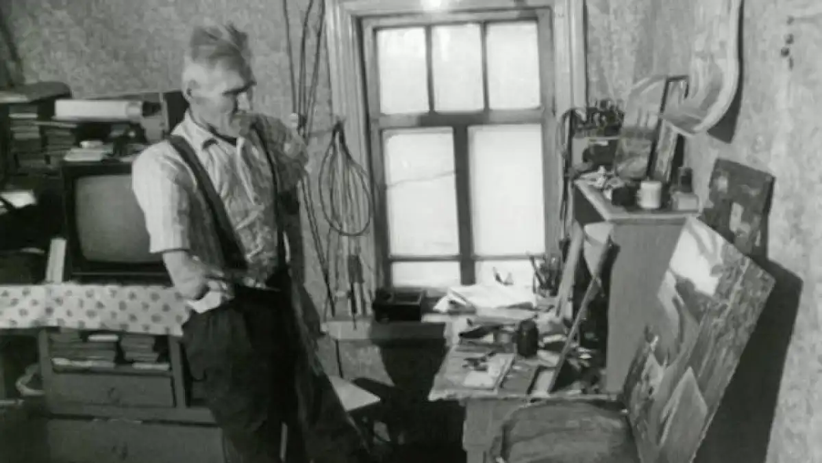 В начале 1990-х годов в киножурнале «Наш край» про Владимира Гусева вышел пятиминутный сюжет, снятый