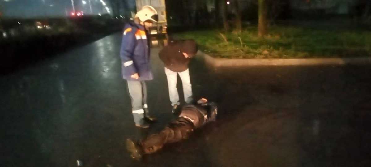 В Великом Новгороде на проспекте Корсунова, д.1 произошло ДТП.