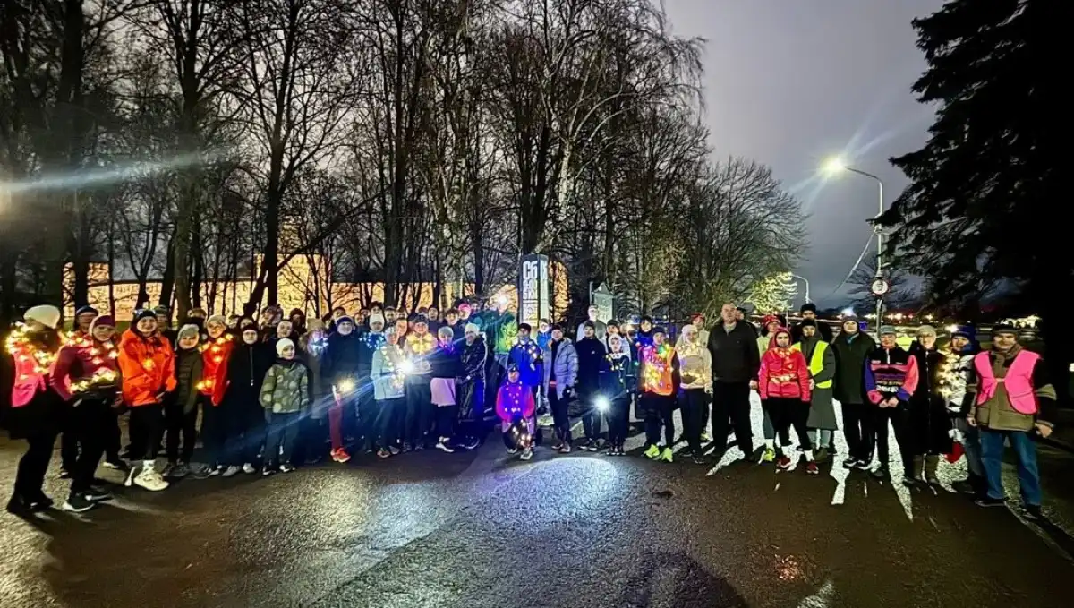 Средства на установку стелы собрали участники бегового клуба NovgorodRun.