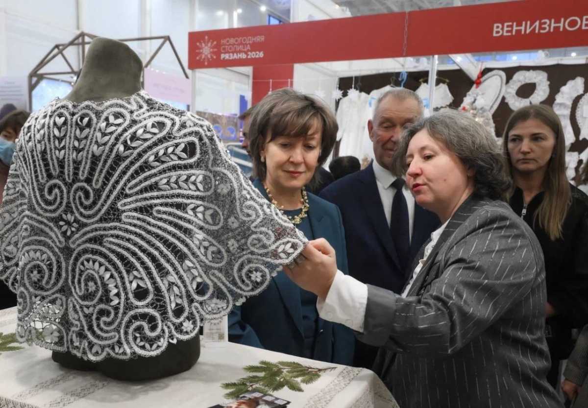 Крестецкая продукция была представлена на выставке-ярмарке «Ладья. Зимняя сказка–2025» в Москве.