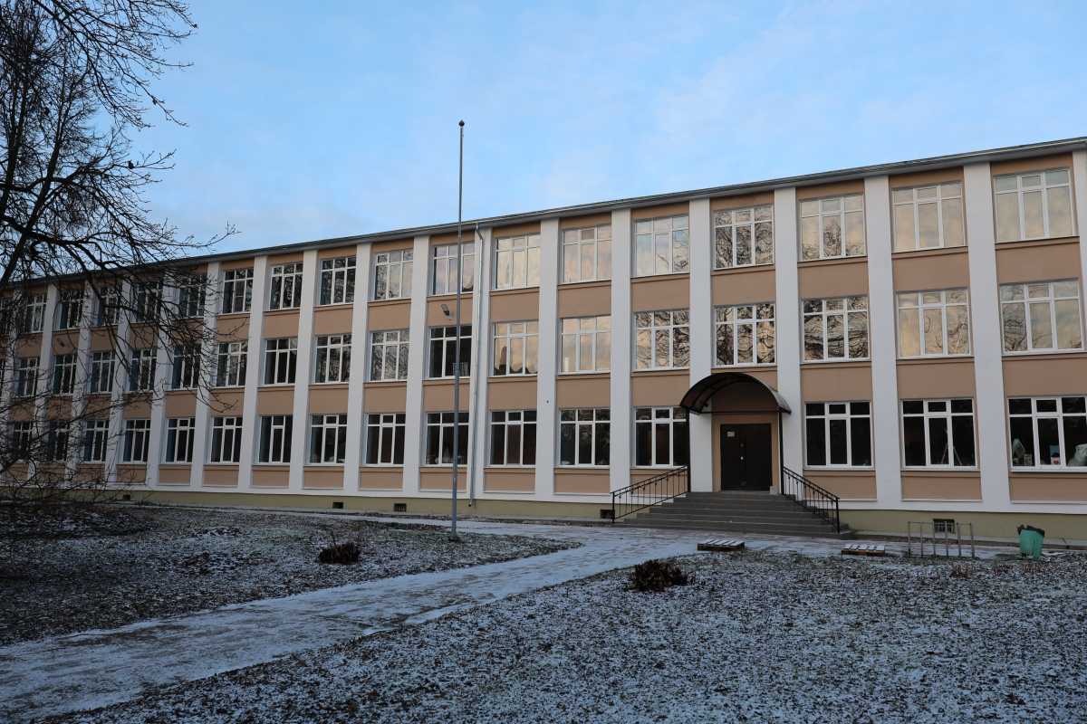 Школа №8 находится на улице Фёдоровский Ручей.