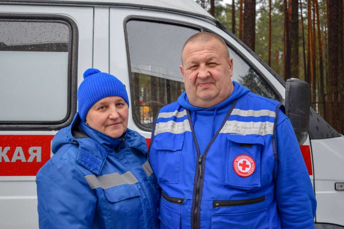 Сергей Александрович последовал за своей супругой, став водителем скорой помощи.