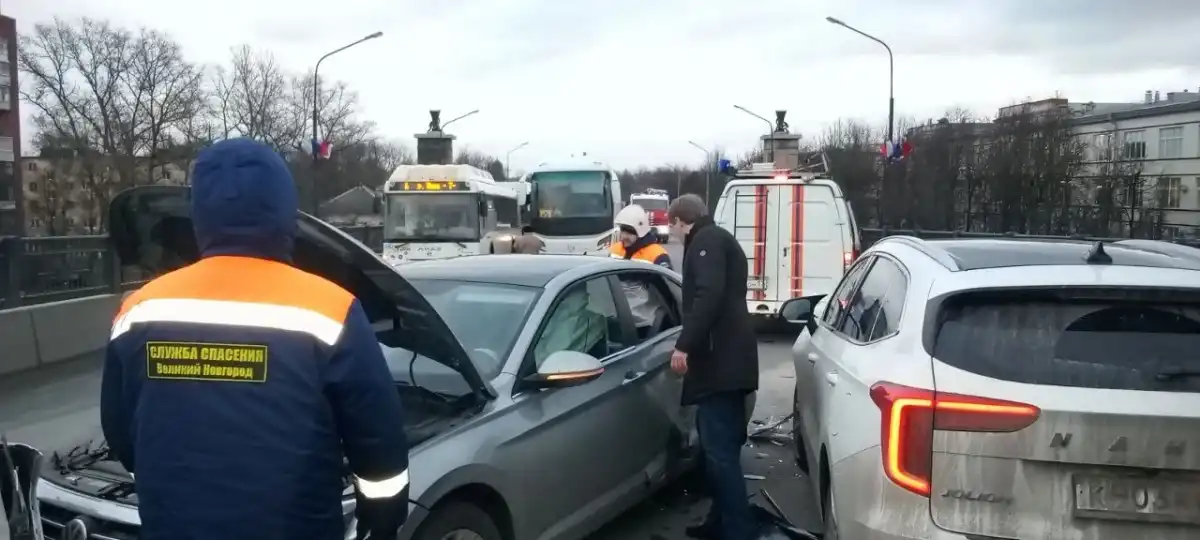 Подробности аварии уточняются.