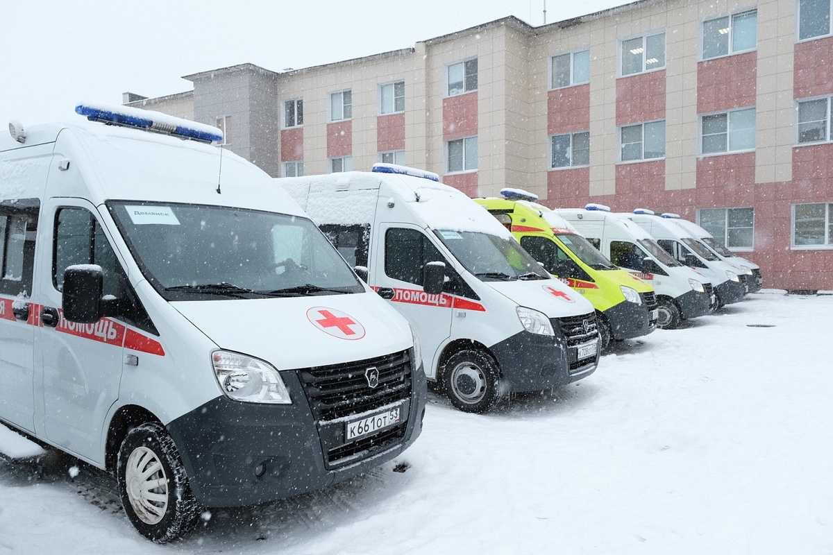 В ближайшее время планируют приобрести ещё четыре машины скорой помощи.