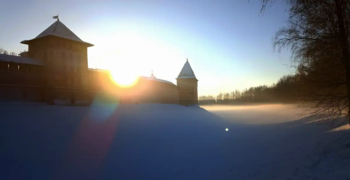 В периоды прояснений ночью возможны крепкие морозы до -15…-20°C.