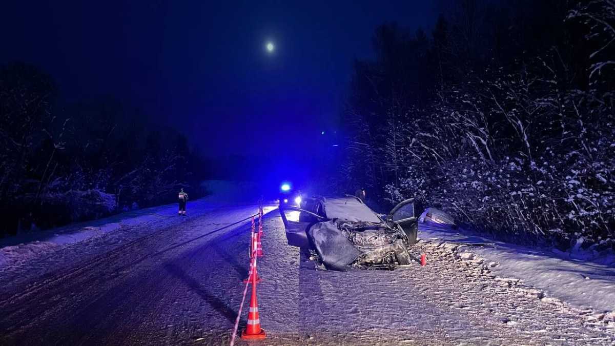 ГИБДД сообщает о смертельной аварии с участием двух автомобилей в Боровичском округе