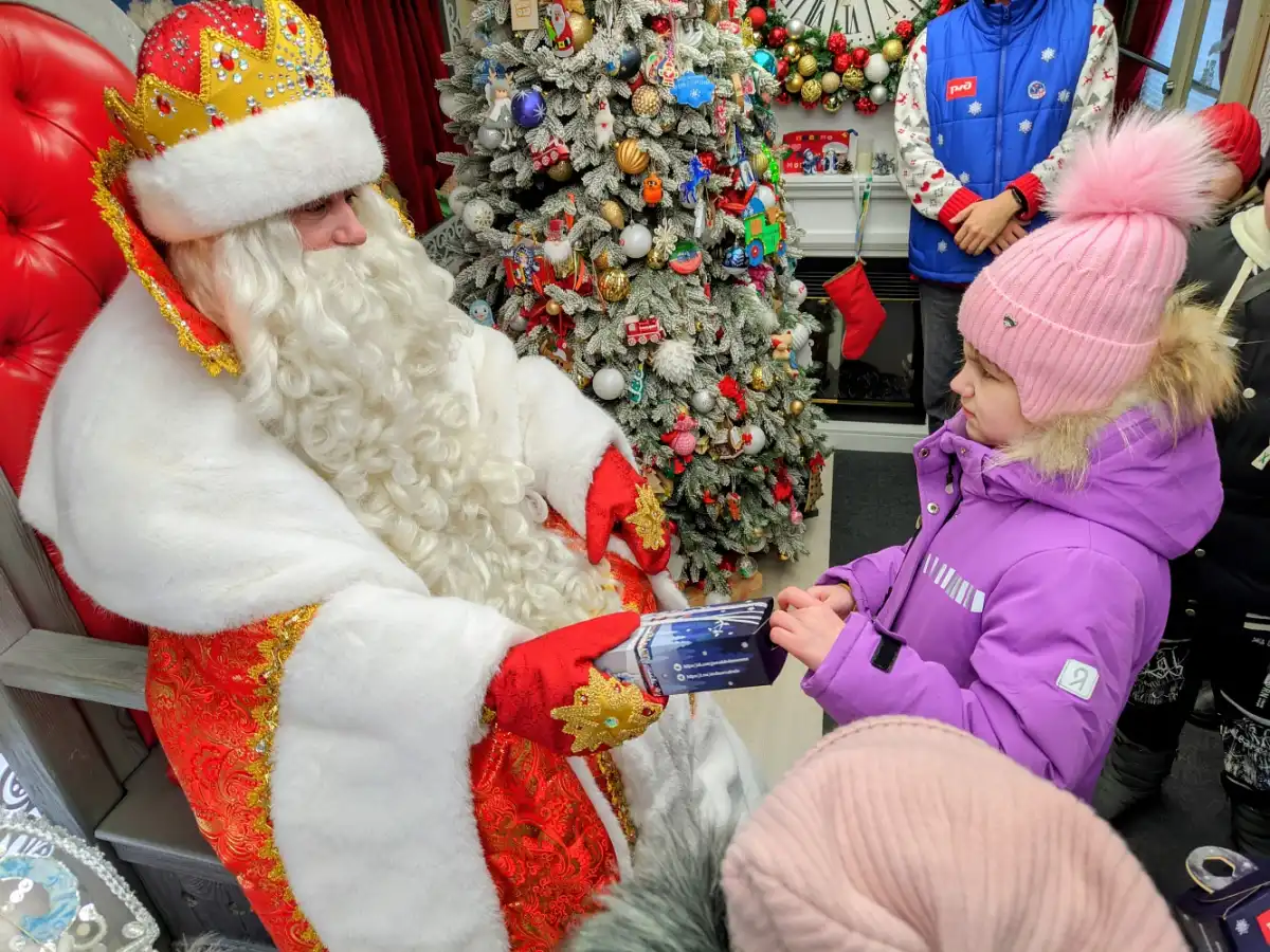 Впереди у поезда Деда Мороза — финиш в Великом Устюге 11 января.