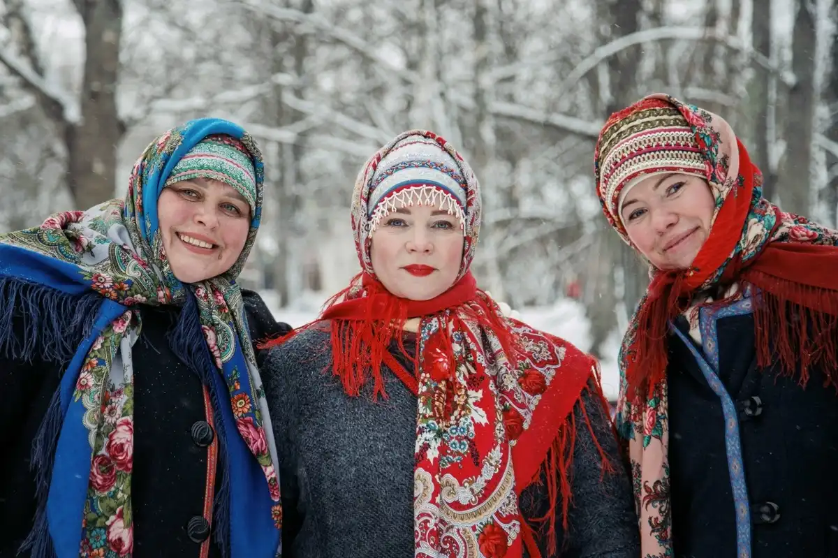 Вместе с фольклорными коллективами гости отправятся колядовать.