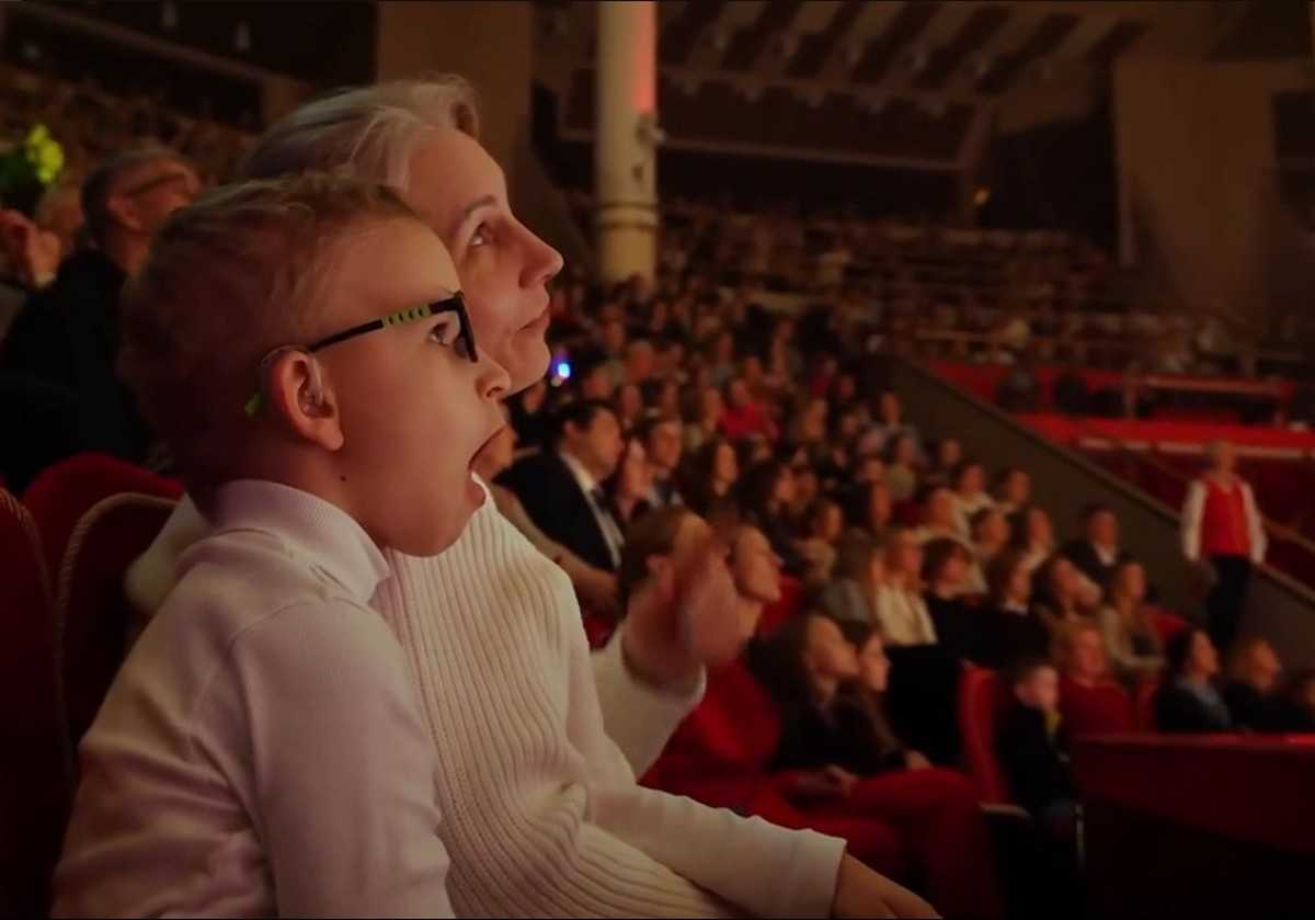 Стёпа с мамой посмотрели в цирке шоу «Морозко».