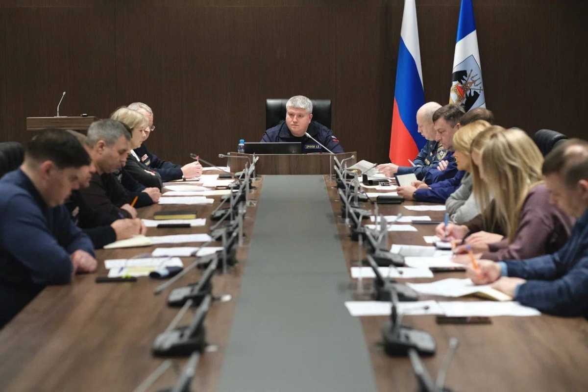 Более 3 тысяч жителей Новгородской области остаются без света из-за последствий непогоды