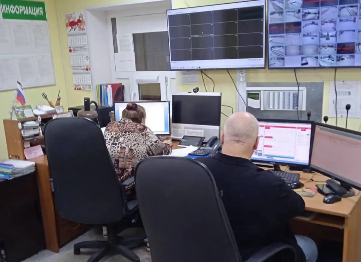 Наибольшая нагрузка в период восстановительных работ пришлась на диспетчерские службы Валдайского, Крестецкого и Демянского округов, где работы по ликвидации последствий непогоды и обеспечению населения продолжаются в усиленном режиме