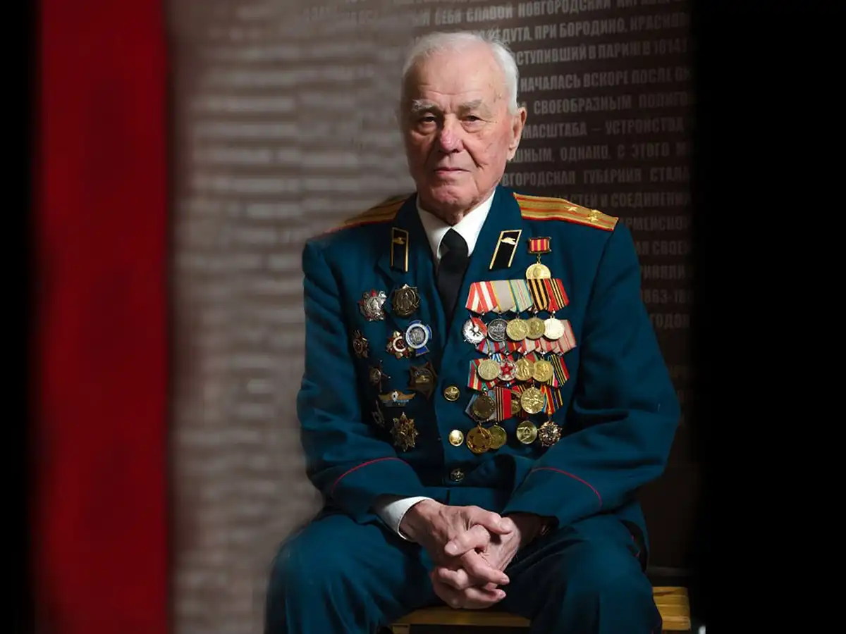 Александр Петрович уделял большое внимание патриотическому воспитанию молодёжи.