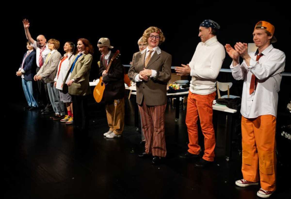 Спектакль «Само собой и вообще» поставлен по книге австрийской детской писательницы Кристине Нёстлингер.