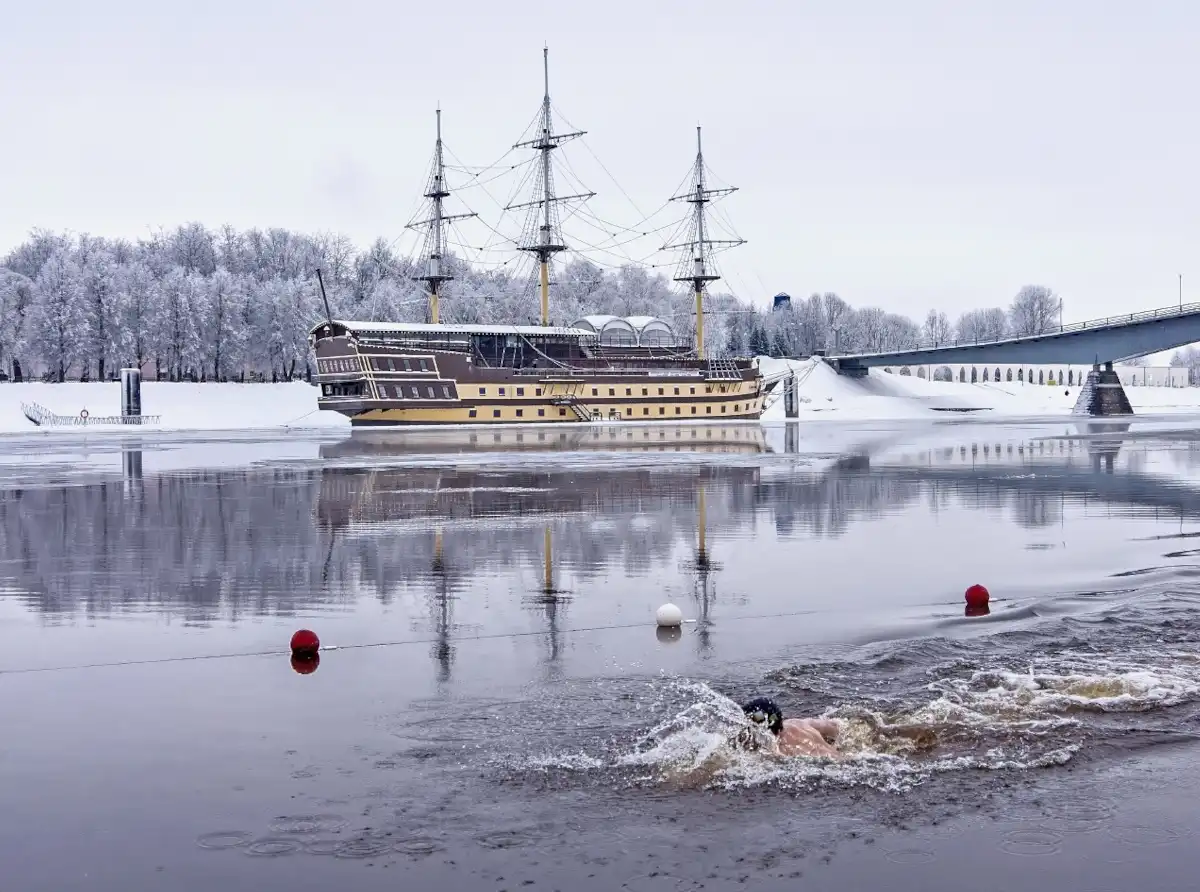 Соревновательная дистанция – 25 метров, стиль – вольный.