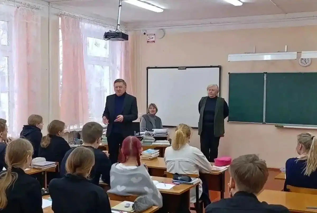 Анатолий Шепило напомнил, что ЕГЭ в регионе проводится уже 23 года.