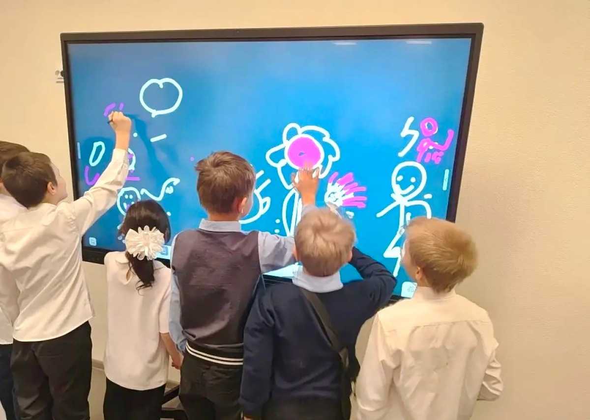 В школе уже прозвенел первый после ремонта звонок на уроки.