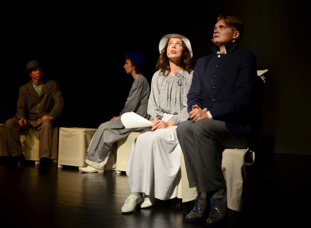 В театре рассказали, что по окончанию обучения через четыре года выпускники получат диплом «Актёр драматического театра» и диплом бакалавра по направлению «филология».