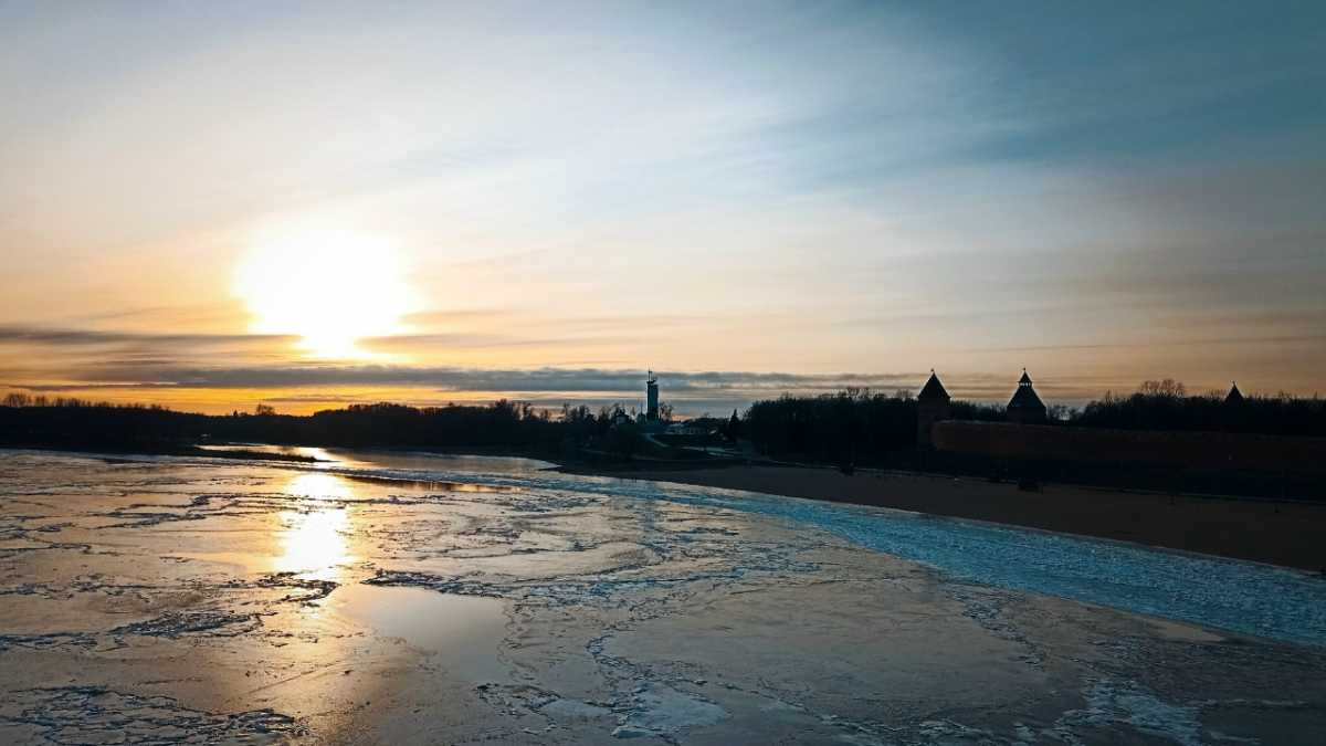 Летом новгородцев и гостей города пригласят на новую экспозицию «Христианские древности» в Воротной башне Ярославова дворища.