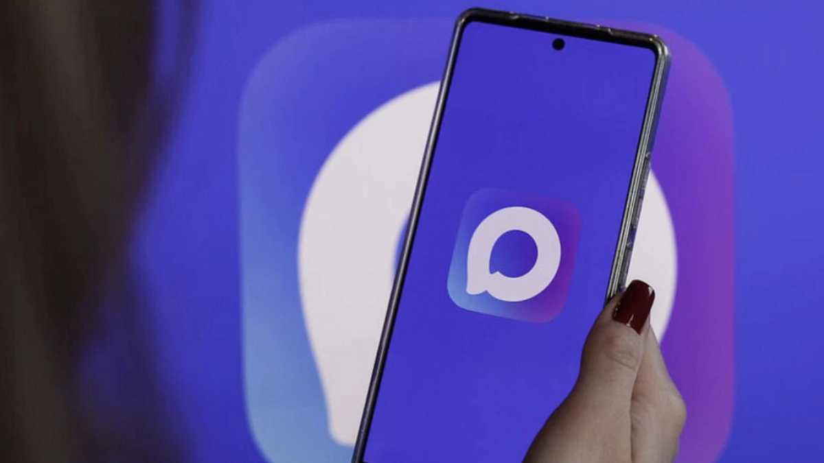 В НовГУ сообщили, что все мессенджеры получают доступ к камере, контактам, геолокации, микрофону смартфона – это требуется для корректной работы приложения.