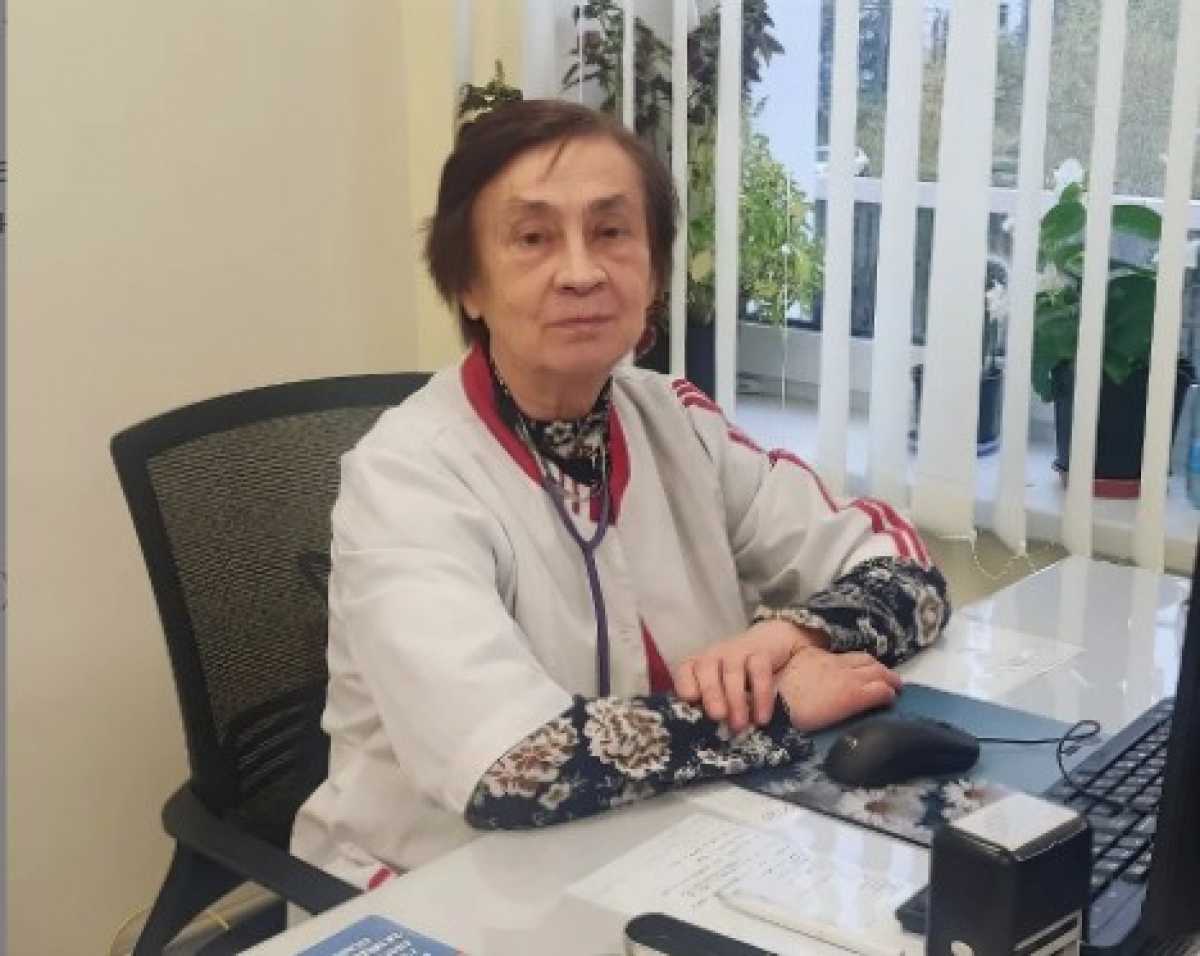 Через её чуткие руки, внимание и заботу прошли несколько поколений боровичан.