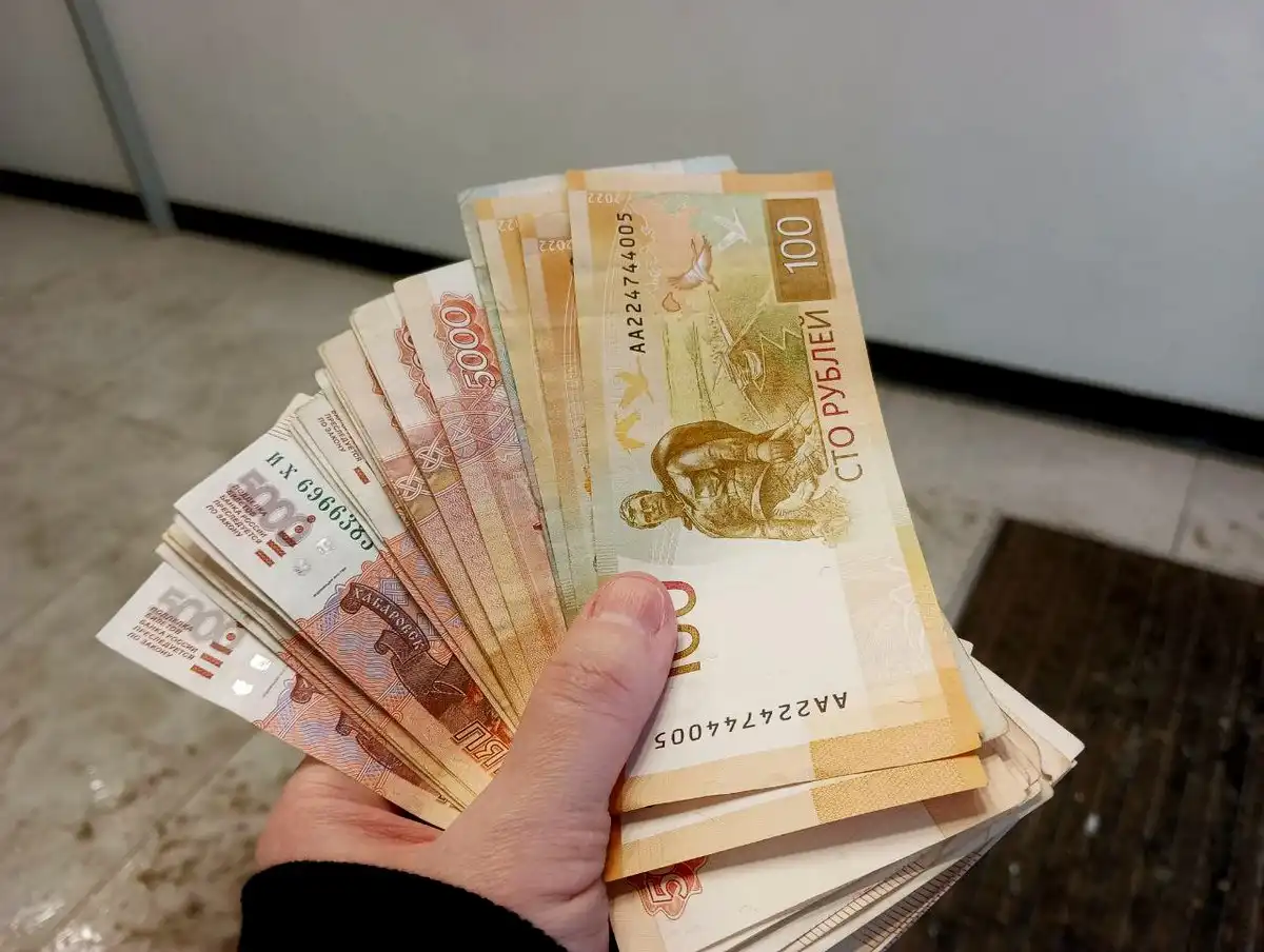 За два месяца новгородка перевела мошенникам более 924 тысяч рублей.