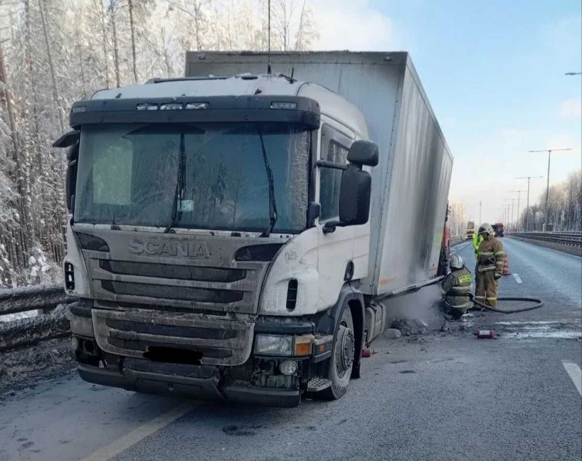 Пожар тушили шестеро спасателей.