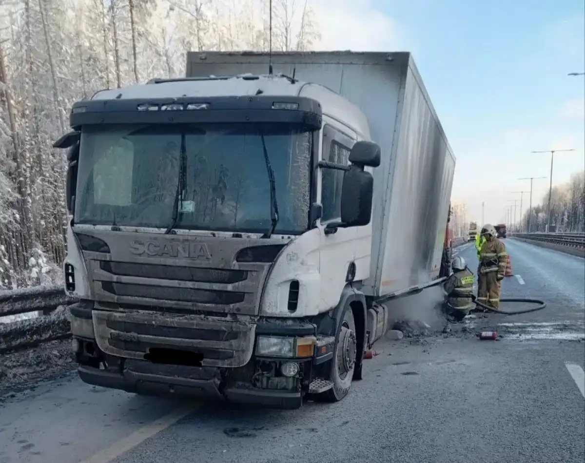 Пожар тушили шестеро спасателей.