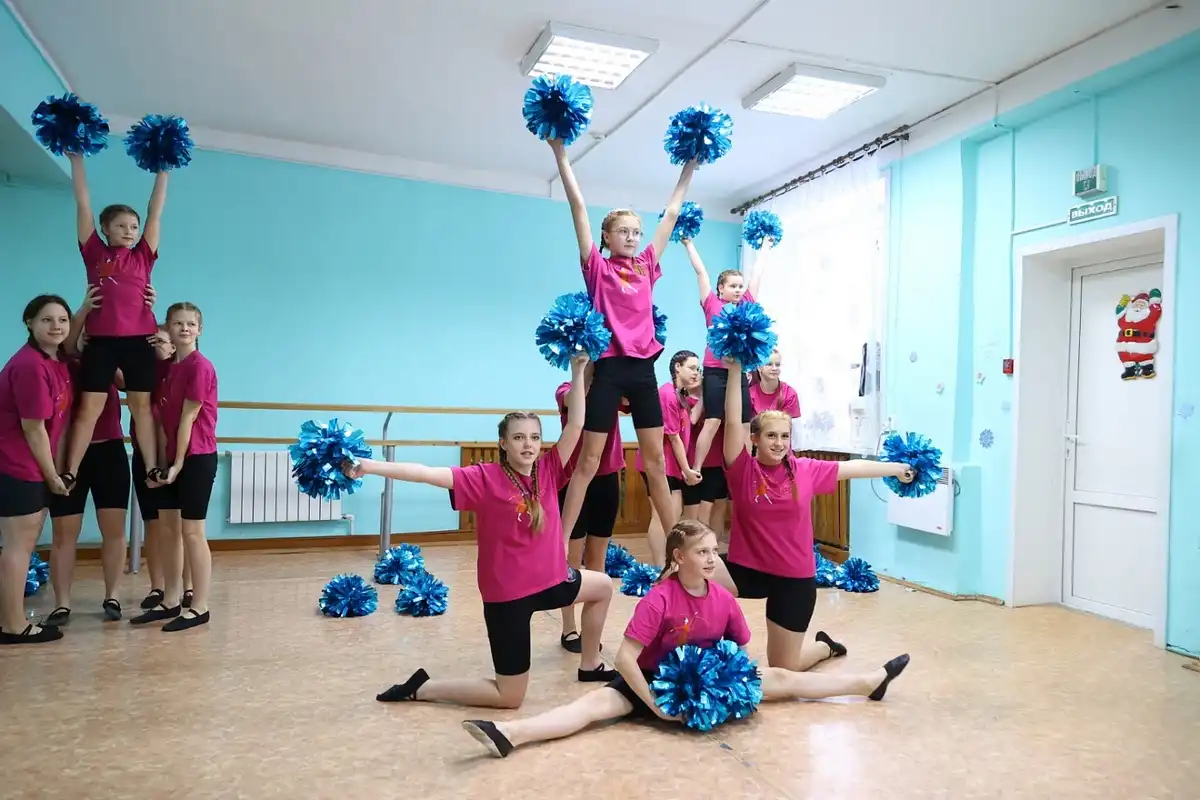 Коллектив «Дива» в 2025 году впервые выступил на соревнованиях по массовому чирспорту «Новогодний чирфест» и занял первое место.