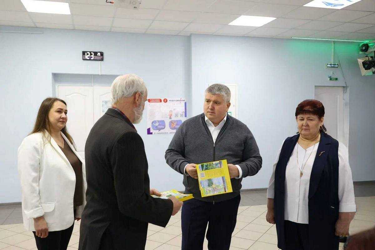 Александр Дронов посетил киномузей по приглашению методиста центра «Уверь» Сергея Налётова.