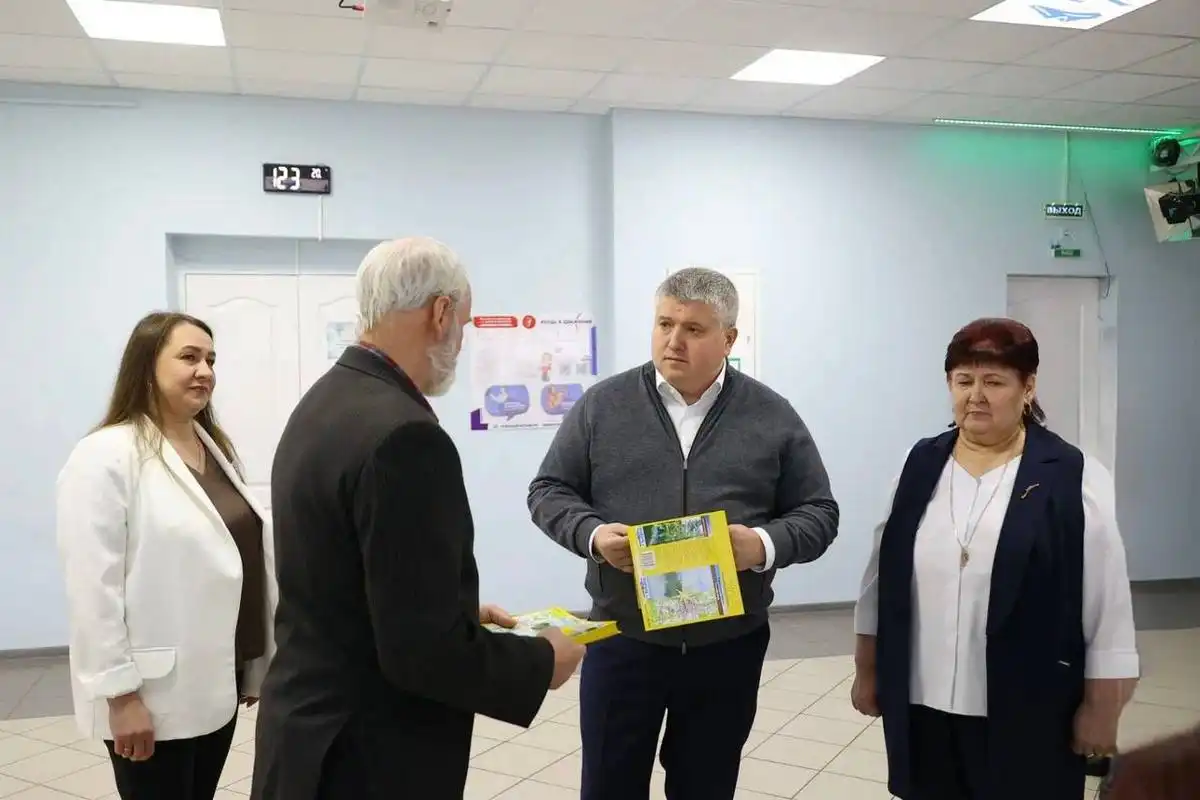 Александр Дронов посетил киномузей по приглашению методиста центра «Уверь» Сергея Налётова.