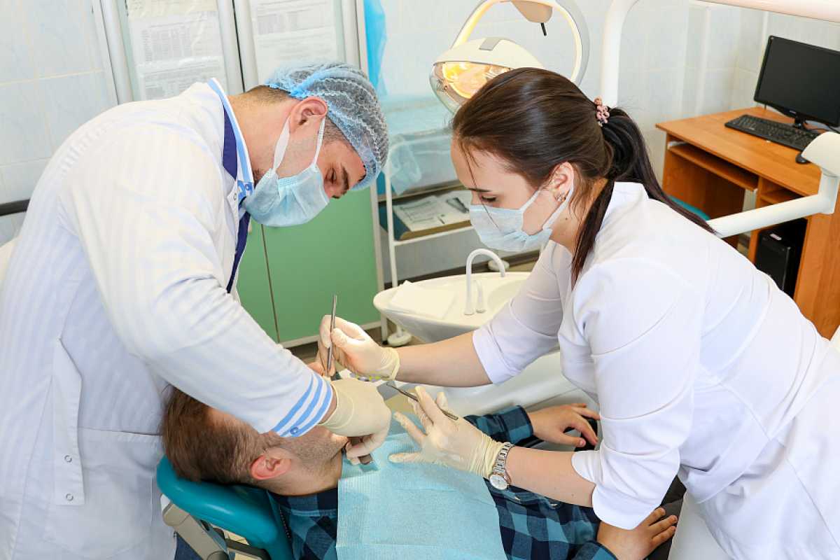 Исследование предлагает врачам-ортодонтам научно обоснованный алгоритм выбора метода фиксации брекетов в зависимости от исходного типа улыбки пациента.