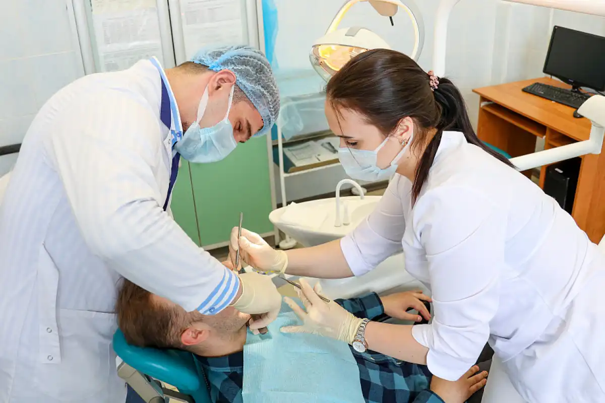 Исследование предлагает врачам-ортодонтам научно обоснованный алгоритм выбора метода фиксации брекетов в зависимости от исходного типа улыбки пациента.