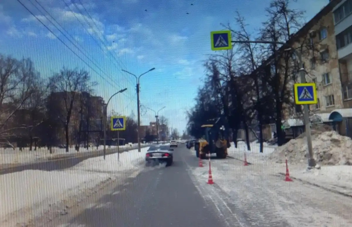 Водитель с места ДТП скрылся, ведётся его розыск.