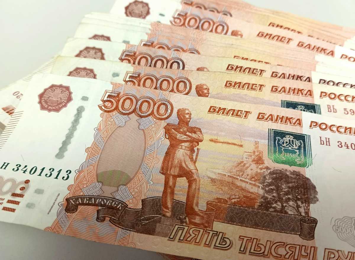 Детские пособия перечисляют за прошедший месяц.