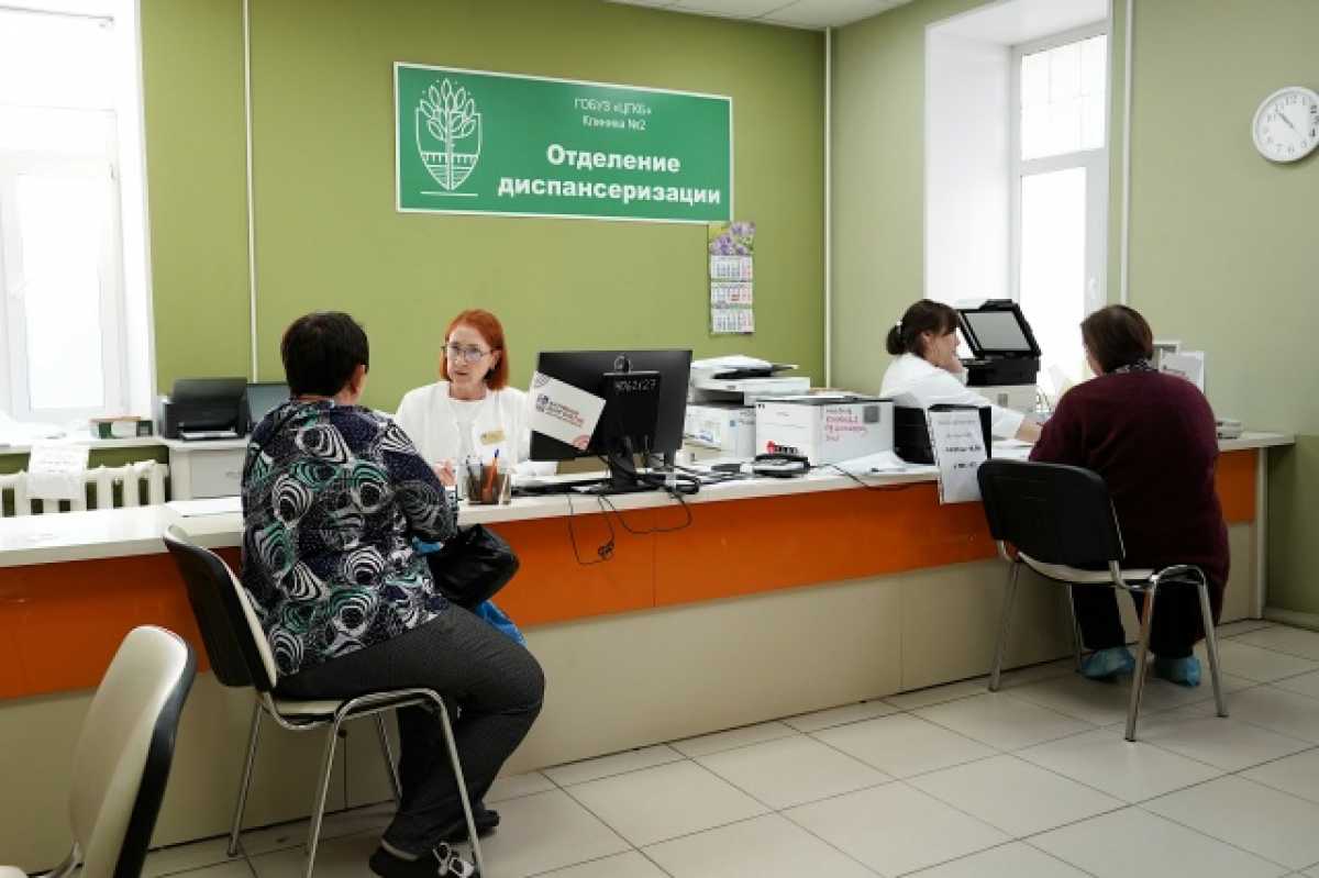 Пройти диспансеризацию можно за один день в поликлинике или ФАПе по месту жительства.