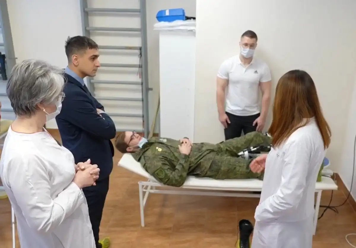 За день отделение принимает более 150 человек.