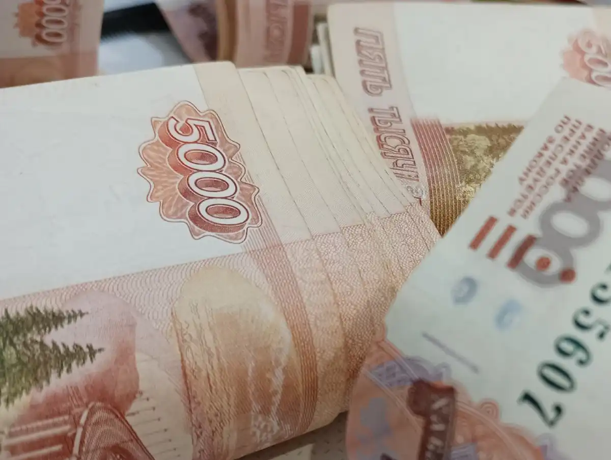 Суд приговорил каждого из фигурантов к семи годам колонии строгого режима.