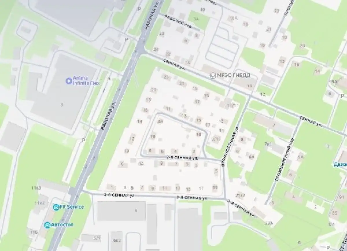 Проезд организуют с сужением четырёхполосной дороги справа.