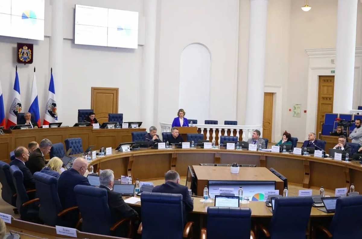 Александр Дронов поблагодарил жителей за участие в разработке стратегии.