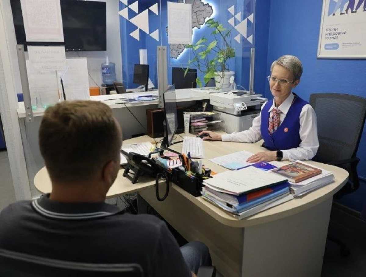 В первые рабочие дни января 15 новгородцев уже заключили социальный контракт на поиск работы