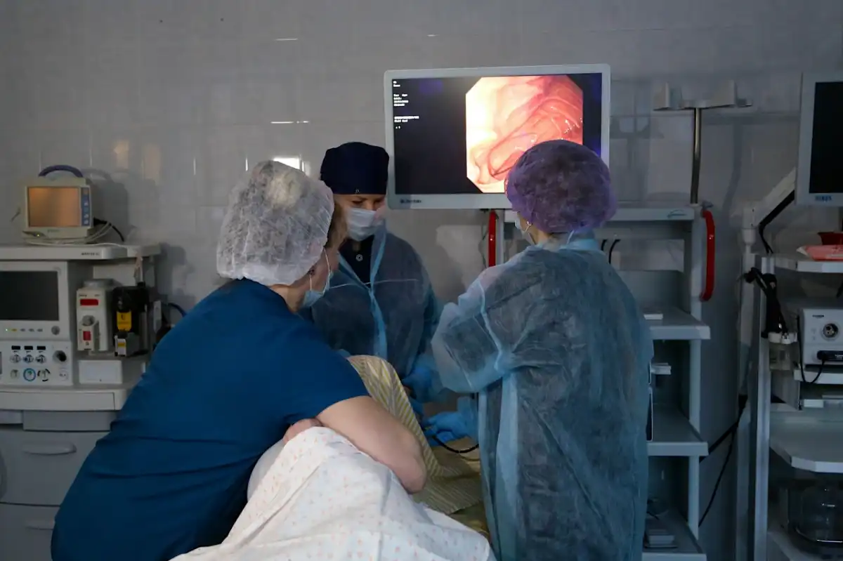 С помощью эндоскопа могут удалять инородные тела из пищевода, желудка и дыхательных путей.