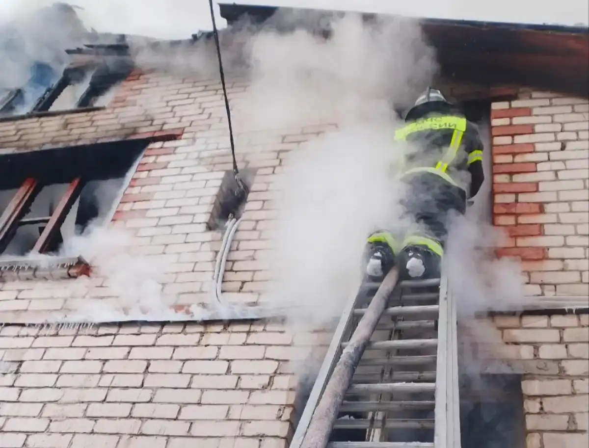 Причины пожаров устанавливают органы дознания.