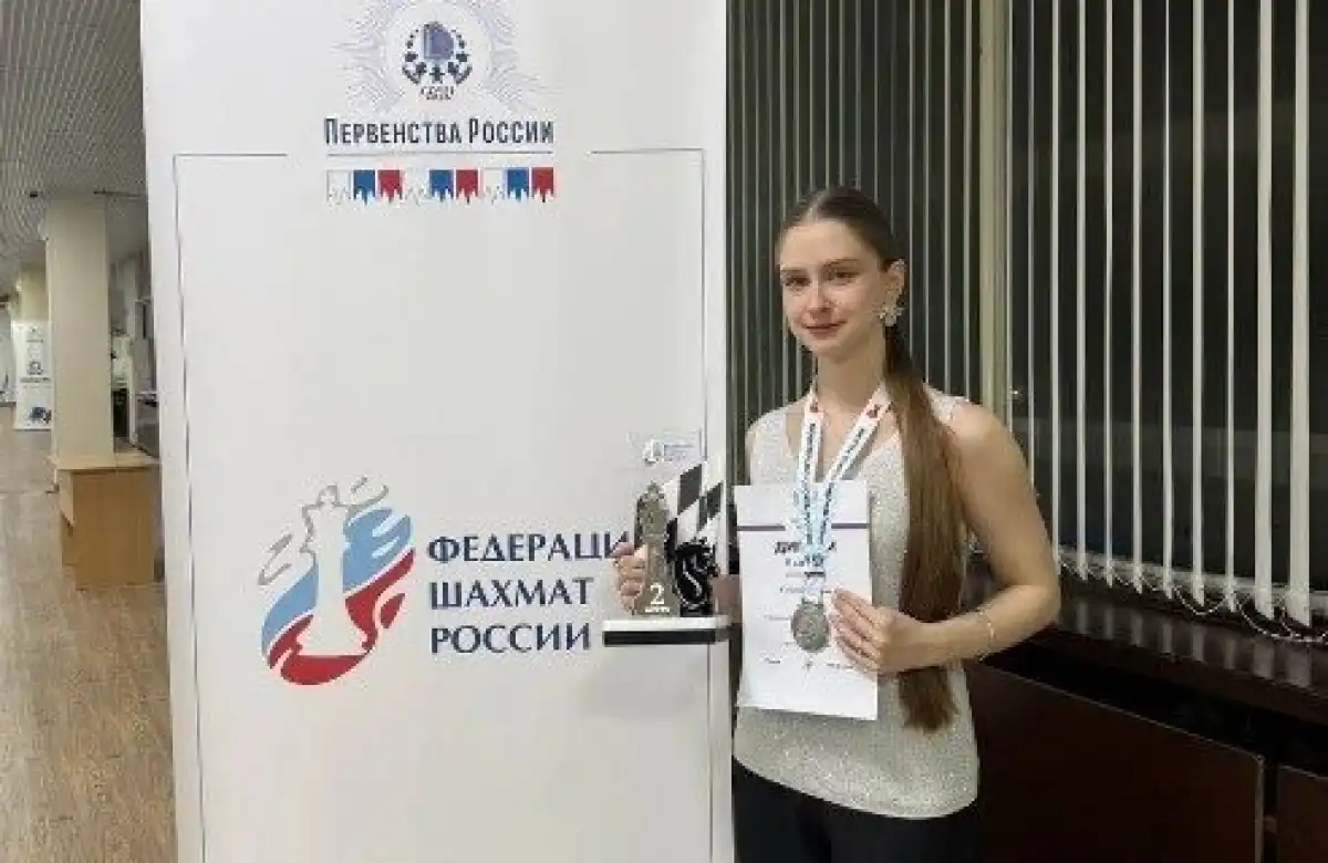 Евгения Сатановская тренируется под руководством Виктора Трущелёва.