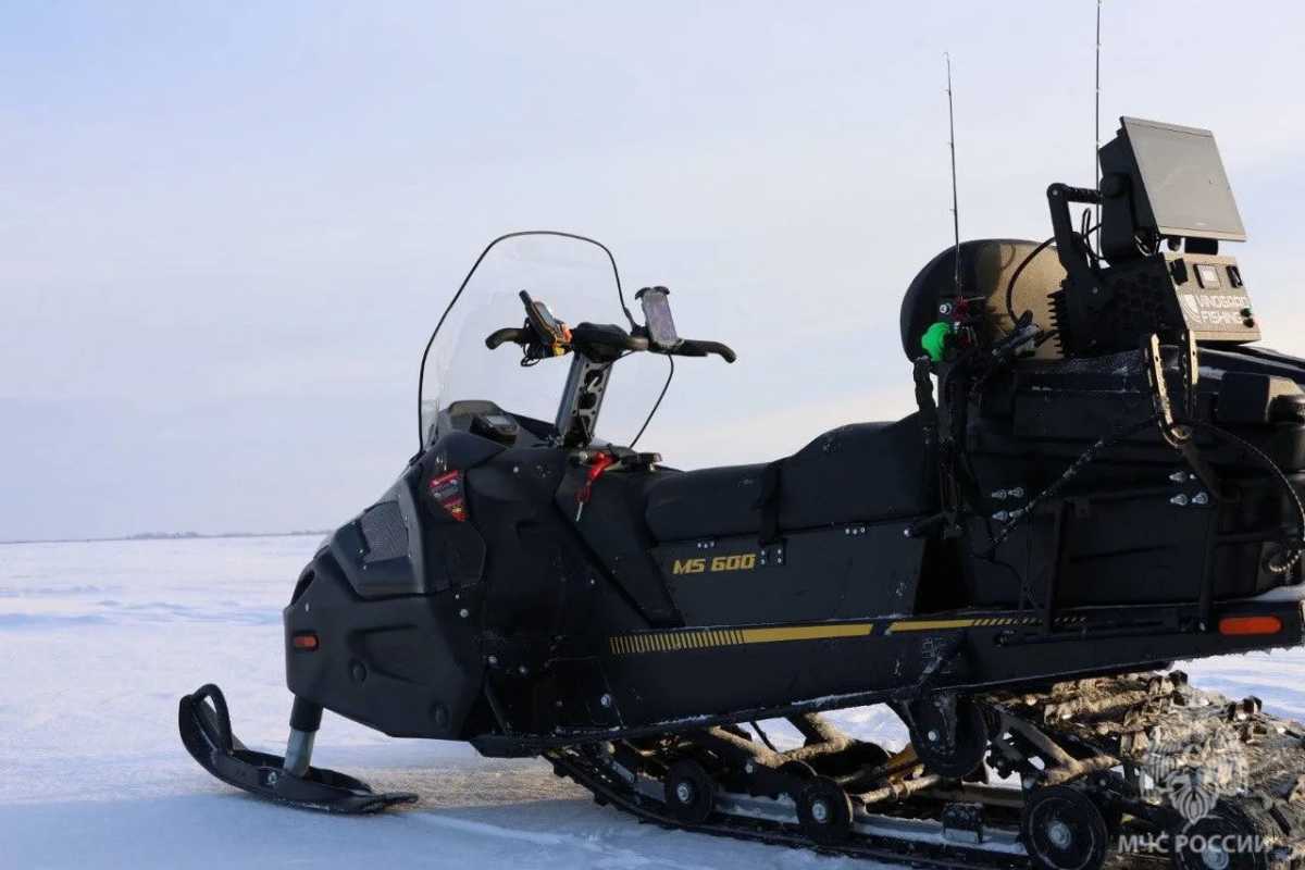 В Новгородском округе разрешили выезд снегоходов и мотобуксировщиков на лёд Ильменя
