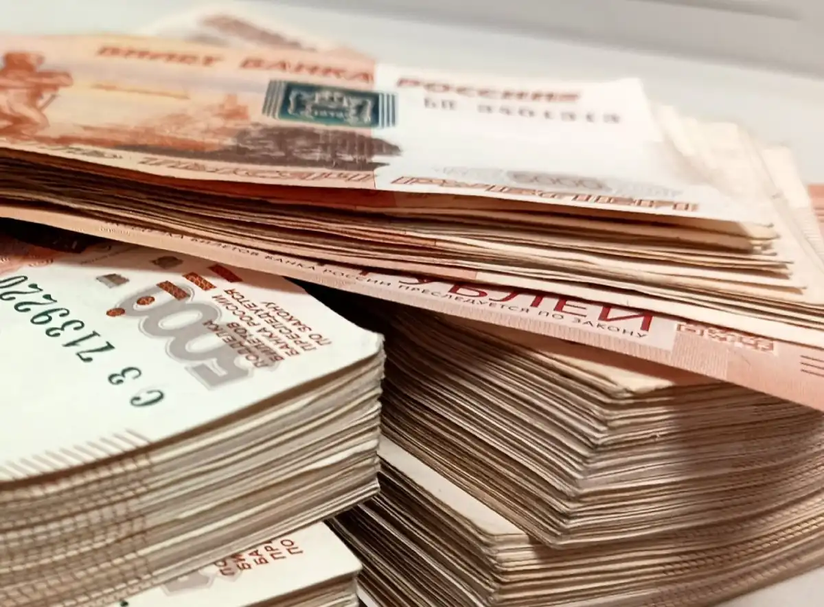 За дачу взятки могут оштрафовать на сумму до 4 млн рублей или приговорить к лишению свободы до 15 лет.