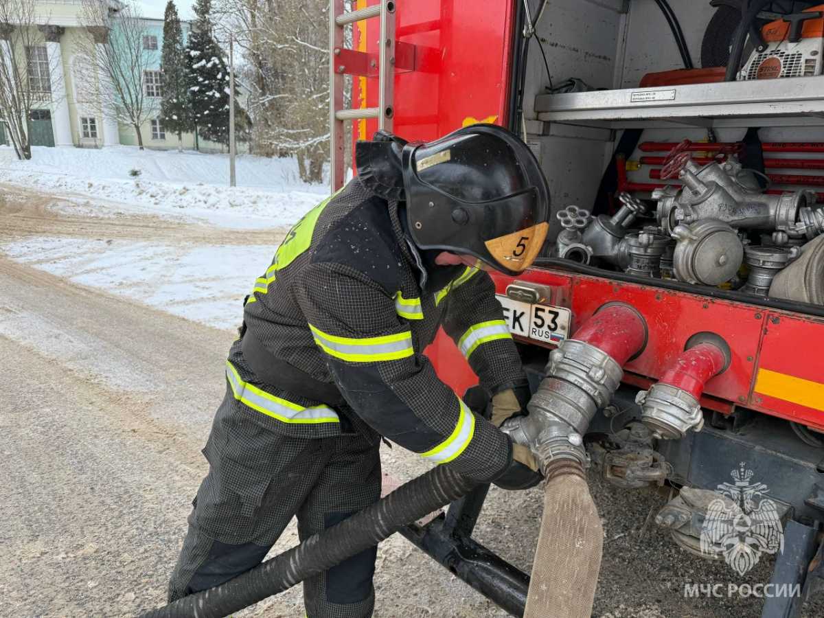 Причину пожара устанавливают органы дознания.