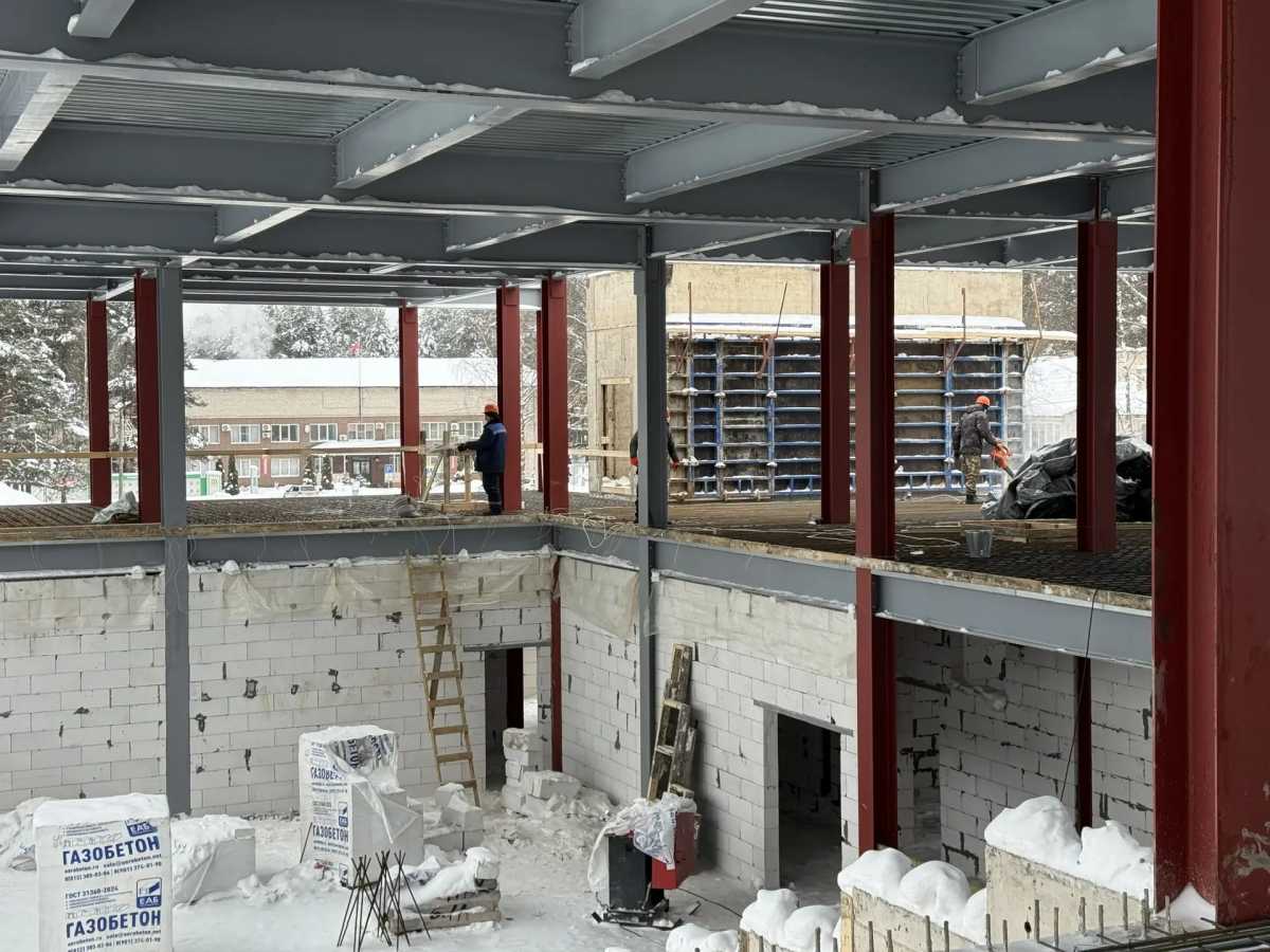 Сейчас подрядчик возводит стены будущего Центра культурного развития.