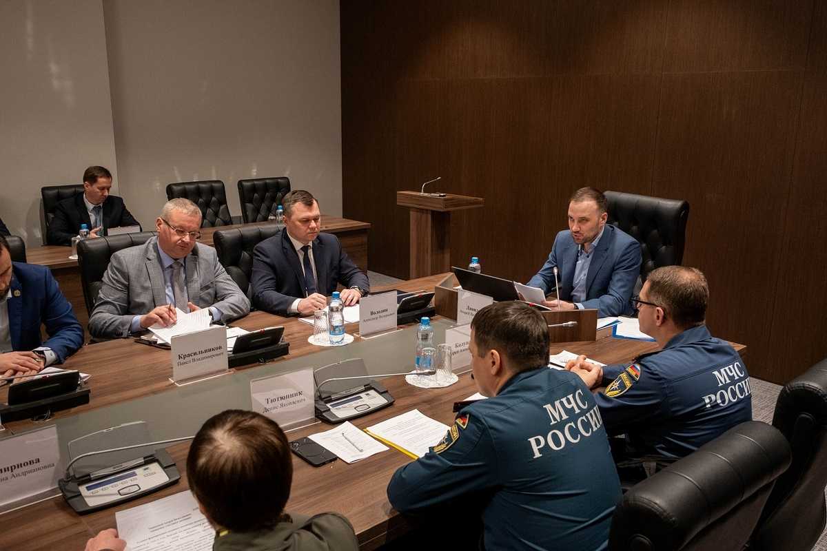 Заседание провёл провел заместитель губернатора – руководитель администрации губернатора Новгородской области Андрей Данилов.