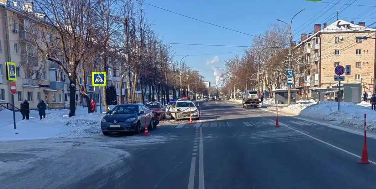 21-летняя девушка с сотрясением головного мозга доставлена бригадой скорой медицинской помощи в Новгородскую областную клиническую больницу.